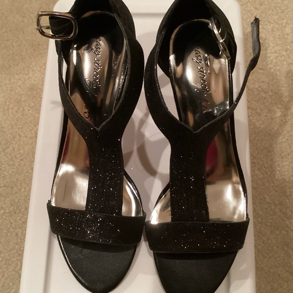 NWOT Easy Street Alive 5 Dance Flex Black Glitter Heels size 8 NARROW - Picture 2 of 7
